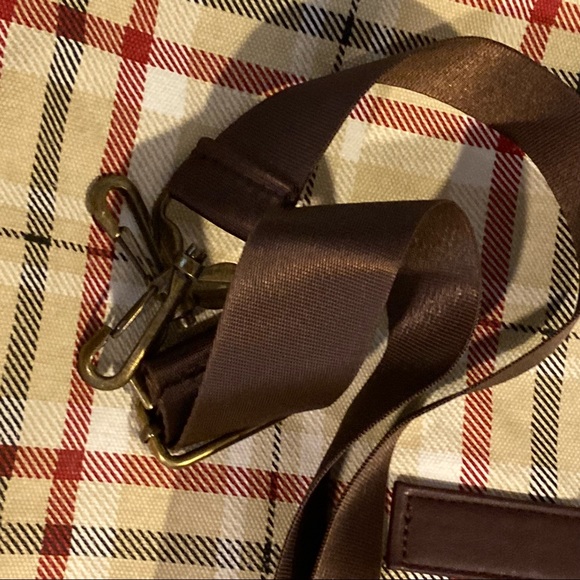 LuLu Dharma tote / overnight bag - Picture 3 of 5